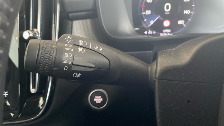 Volvo Xc40 2.0 B4P Inscription 5dr Auto Petrol Estate